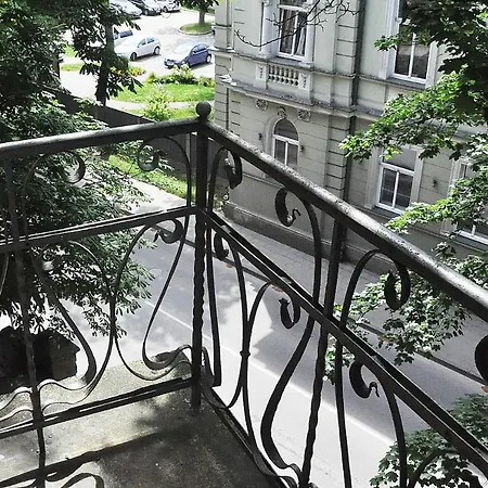 Excellent Location & Historical Building Apartman *
